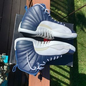 Retro Jordan 12 obsidian